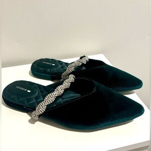 Birdies - Swan style - deep green velvet with crystal bracelet